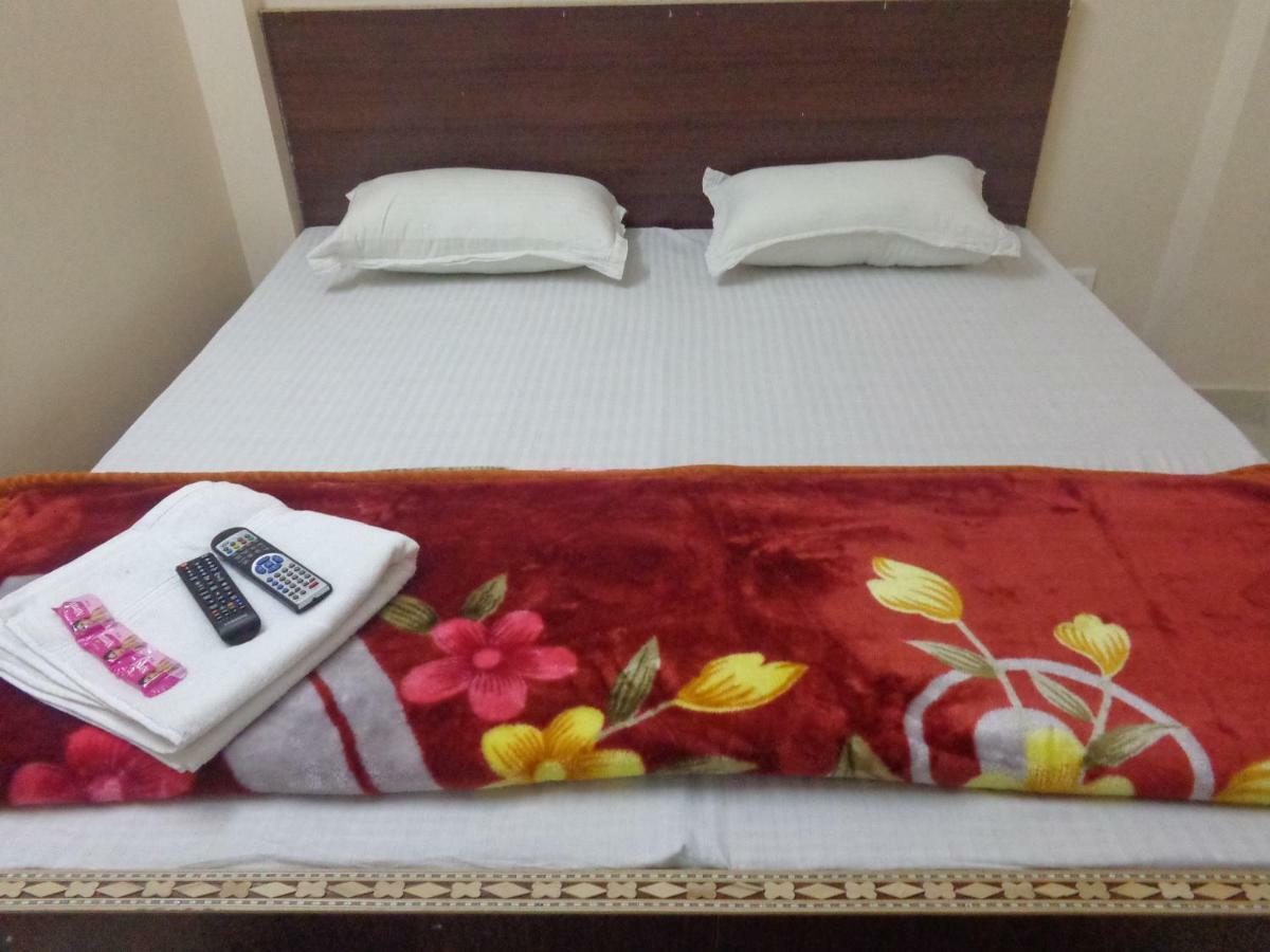 Delhi Inn,Walk In Nizamuddin Railway Station Neu-Delhi Exterior foto