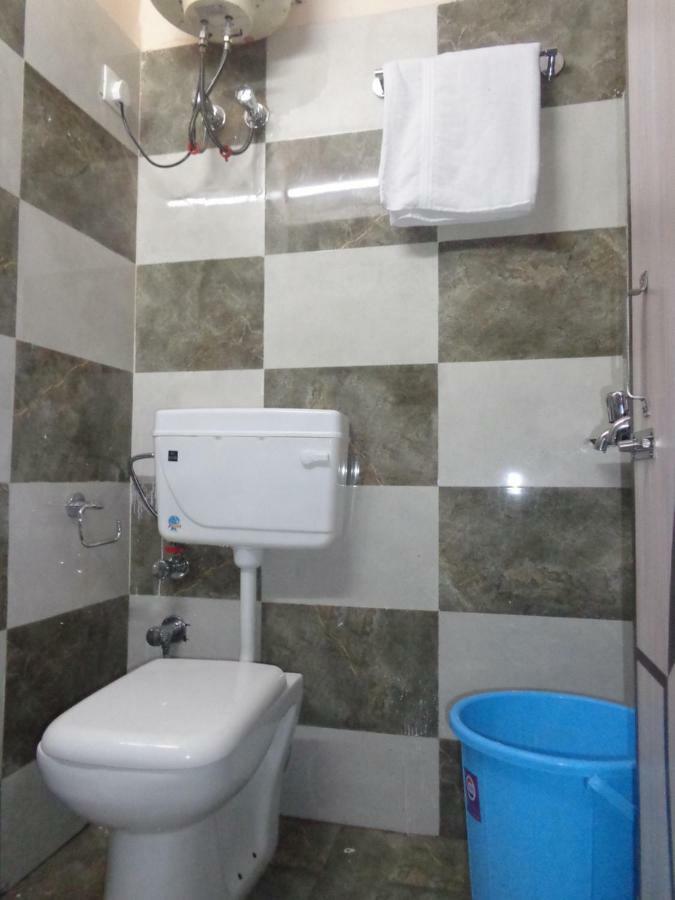 Delhi Inn,Walk In Nizamuddin Railway Station Neu-Delhi Exterior foto