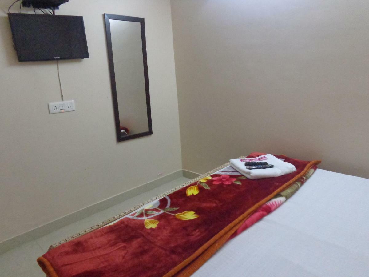 Delhi Inn,Walk In Nizamuddin Railway Station Neu-Delhi Exterior foto
