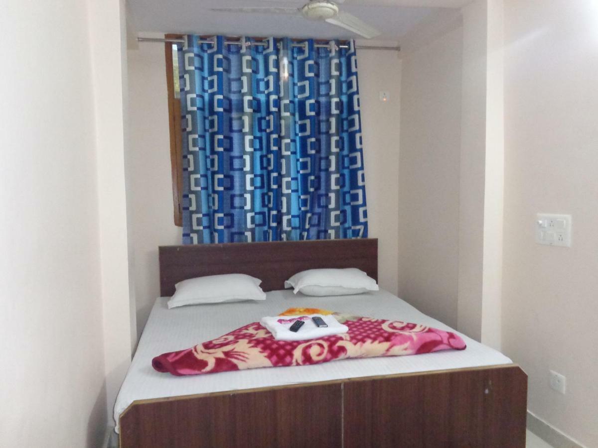 Delhi Inn,Walk In Nizamuddin Railway Station Neu-Delhi Exterior foto