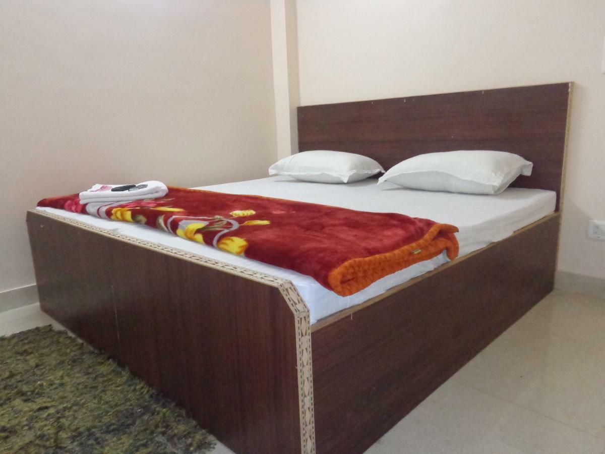 Delhi Inn,Walk In Nizamuddin Railway Station Neu-Delhi Exterior foto