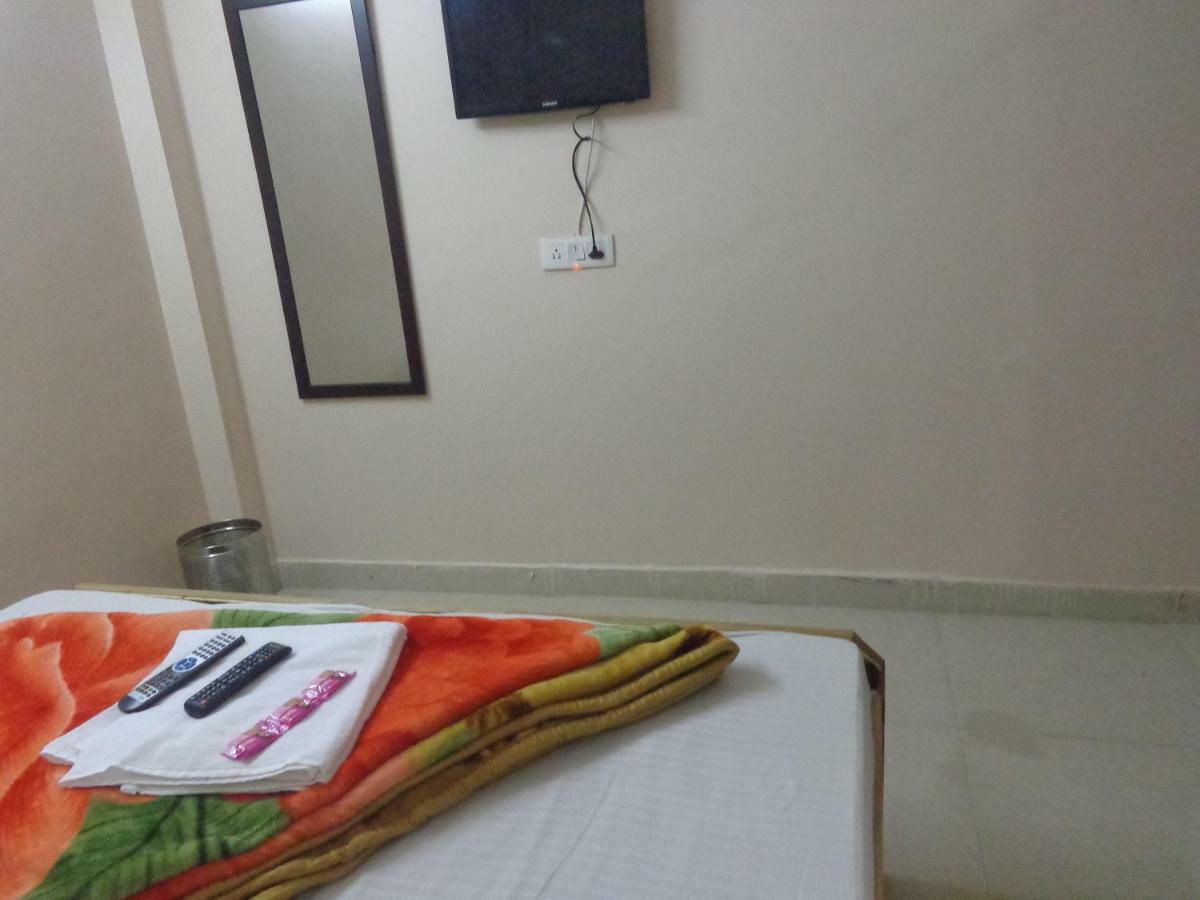 Delhi Inn,Walk In Nizamuddin Railway Station Neu-Delhi Exterior foto
