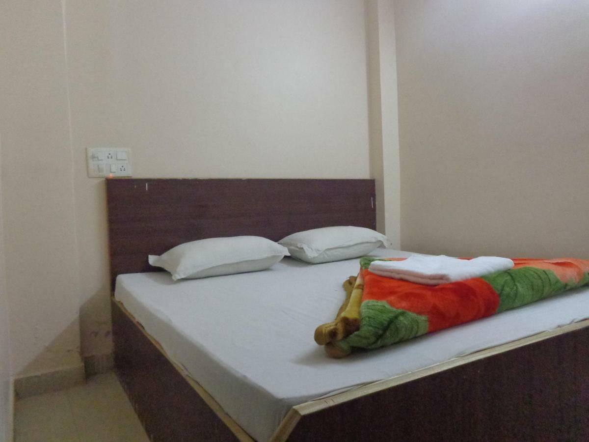 Delhi Inn,Walk In Nizamuddin Railway Station Neu-Delhi Exterior foto
