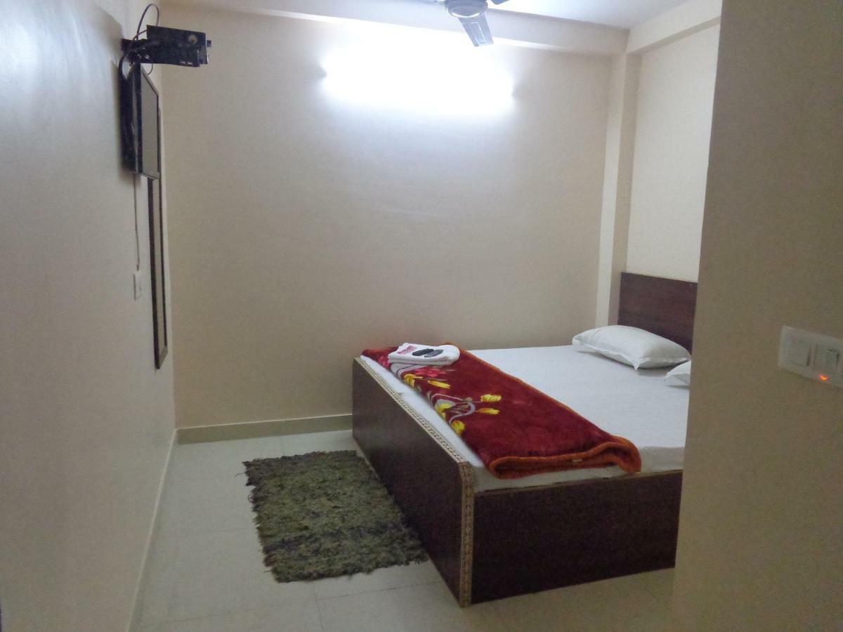 Delhi Inn,Walk In Nizamuddin Railway Station Neu-Delhi Exterior foto