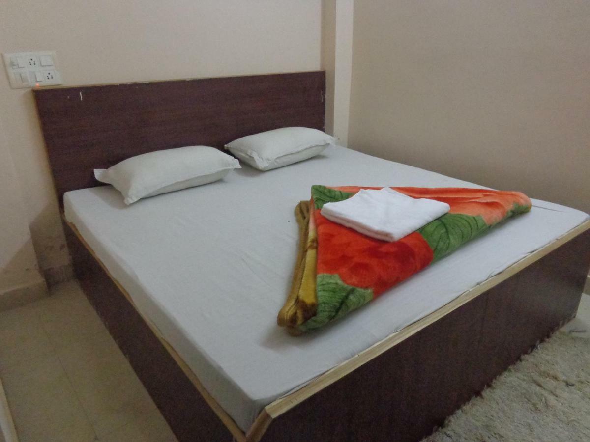 Delhi Inn,Walk In Nizamuddin Railway Station Neu-Delhi Exterior foto